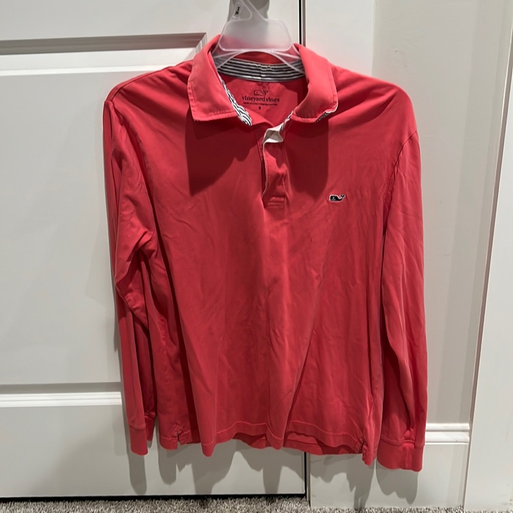 Vineyard vines. 100% Pima cotton. Size men’s small. Pink.